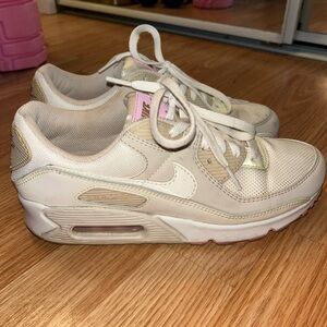 Nike Women's Athletic Shoes - Cream and Pink